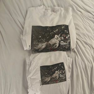 Boys lie set.